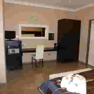E H Suites Rome Airport, 3 of 6