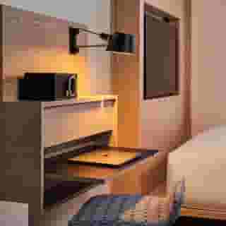Radio Hotel, 4 of 6