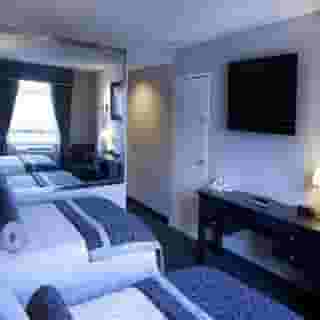 Ramada Plaza by Wyndham West Hollywood Hotel & Suites, 4 of 6