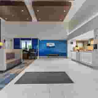 Holiday Inn Express & Suites Surrey by Ihg, 3 of 6