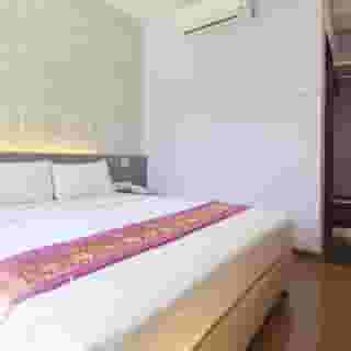 Canary Hotel, 4 of 6