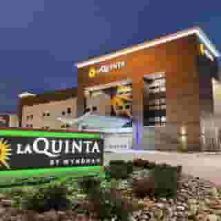 La Quinta Inn & Suites by Wyndham Dallas/Fairpark, 5 of 6