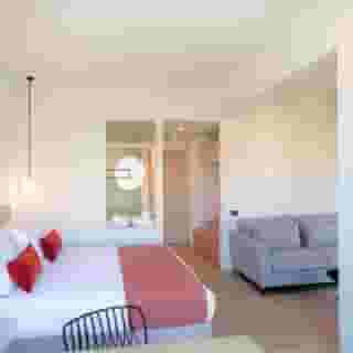 The City Hotel And Suites, 5 of 6