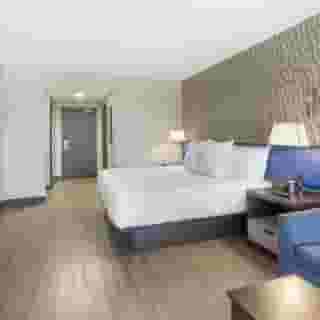 GLō Best Western Mississauga Corporate Centre, 3 of 6