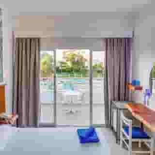 Hotel Adelais Bay, 5 of 6