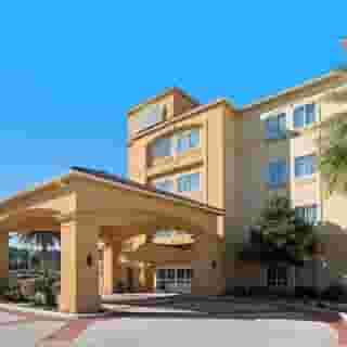 La Quinta Inn & Suites by Wyndham Houston Bush Intl Airpt E, 1 of 6