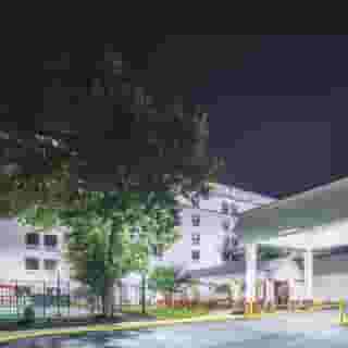La Quinta Inn & Suites by Wyndham Dc Metro Capital Beltway, 2 of 6