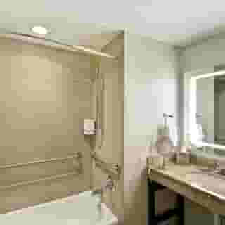 Doubletree by Hilton Chicago Midway Airport, 2 of 6