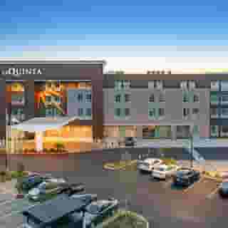 La Quinta Inn & Suites by Wyndham La Habra, 1 of 6