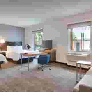 Hampton Inn & Suites Anaheim, 2 of 6