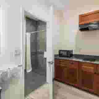 Regency Inn And Suites, 3 of 6