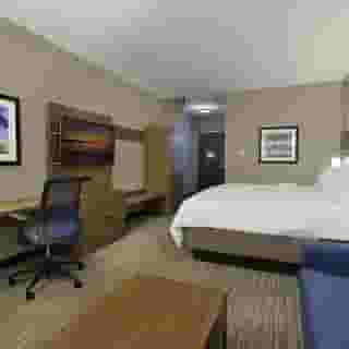 Holiday Inn Express & Suites Dallas-Frisco Nw Toyota Stdm by Ihg, 2 of 6