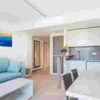Los Angeles Apartments, 4 of 6