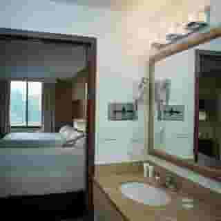 Sky Hotel Flushing/LaGuardia Airport, 3 of 6