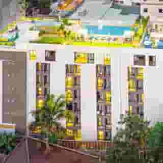 The Quarter Phromphong by Uhg, 6 of 6