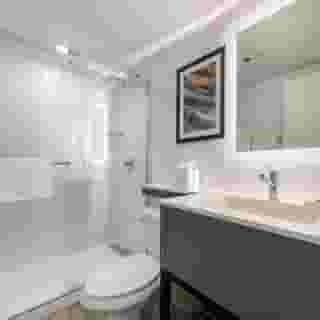 DoubleTree by Hilton New York Jfk Airport, 3 of 6