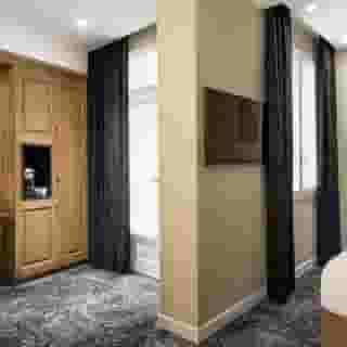 Hotel Ducs de Bourgogne, 2 of 6
