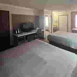 Quality Inn & Suites Los Angeles Airport - Stadium District, 2 of 6