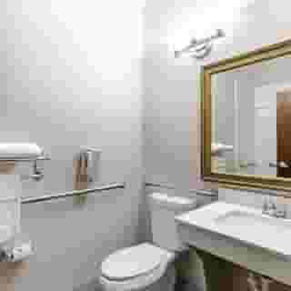 Quality Suites Austin South St. Elmo District, 1 of 6