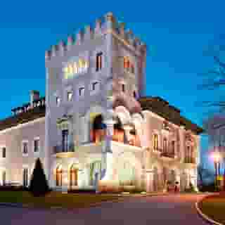 Castillo del Bosque la Zoreda, 1 of 5