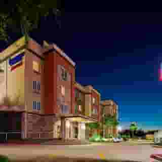 Fairfield Inn & Suites Houston Hobby Airport, 2 of 5