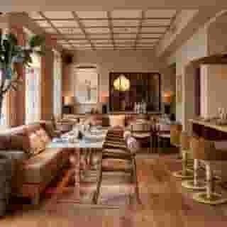 Grand Joanne, 4 of 5