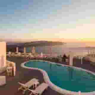 Artemis Suites, 2 of 5