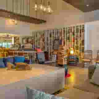 Postcard Inn On The Beach, 3 of 5