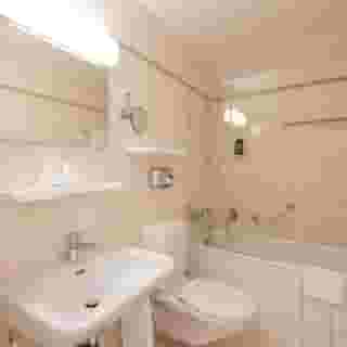 Hotel Ambassador Lucerne, 3 of 5