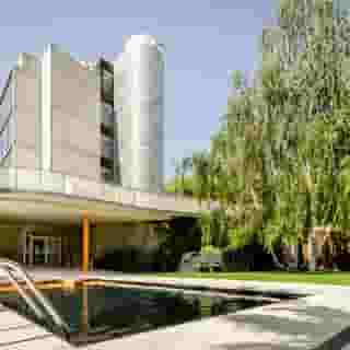 Ikonik Angli, 4 of 5