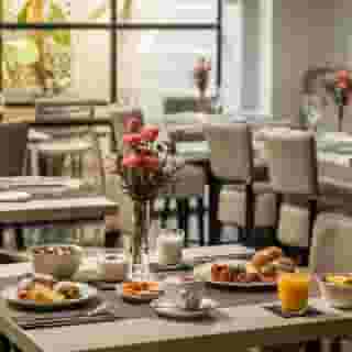 Arya Stadium Hotel, 4 of 5