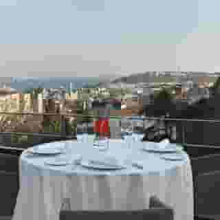 Tomtom Suites, 2 of 5