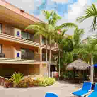 Coconut Cove All-Suites Hotel, 4 of 5