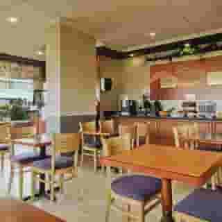 Days Inn by Wyndham Vancouver Airport, 1 of 5