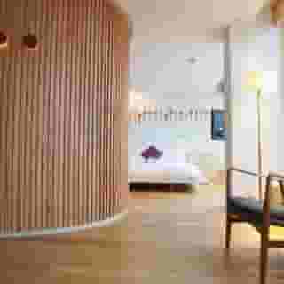 Madera Hong Kong, 1 of 5