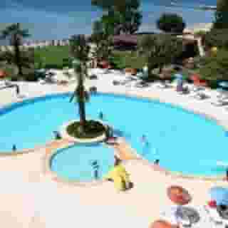 The Holiday Resort - dupe 3041381, 6 of 6