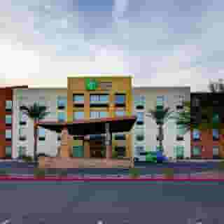 Holiday Inn Express & Suites Phoenix North - Scott, 4 of 5