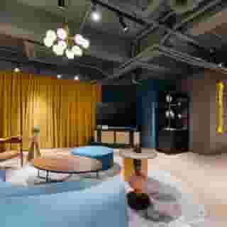 Dash Living on Hollywood, 1 of 5