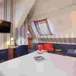 Hob Le Cheval Blanc, 4 of 5