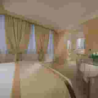 A La Commedia, 3 of 5