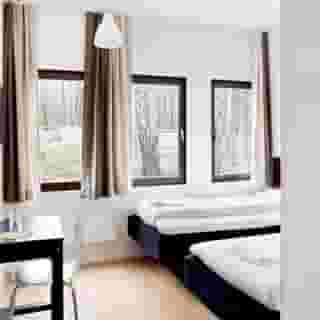 Hotel Dialog, 4 of 5