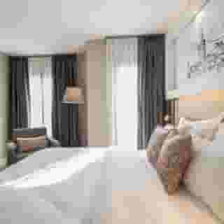 Sparkle Hotel, 4 of 5