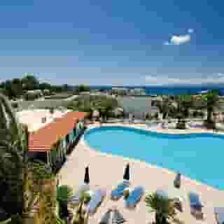 Coliseum Apartments, 4 of 5