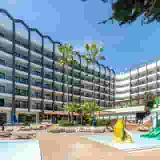 Golden Avenida Family Suites, 1 of 5