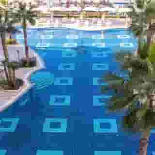 Grand Blue Fafa, 2 of 5