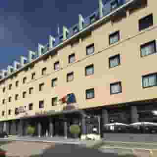 Melia Milano, 3 of 5