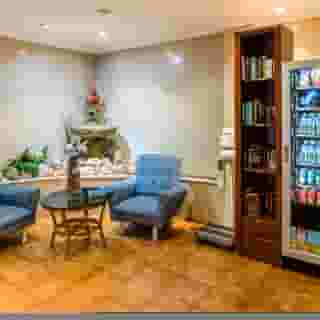 Avenida Apartments, 4 of 5