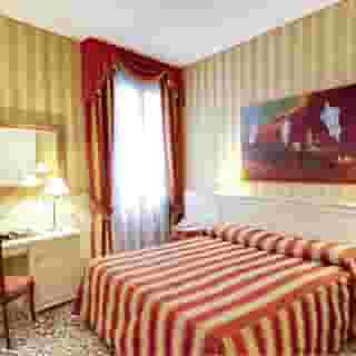 Bella Venezia, 1 of 5