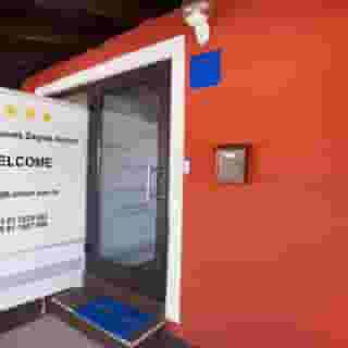 London Rooms Zagreb Airport, 3 of 5