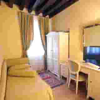 Alla Vigna Room Only, 2 of 5